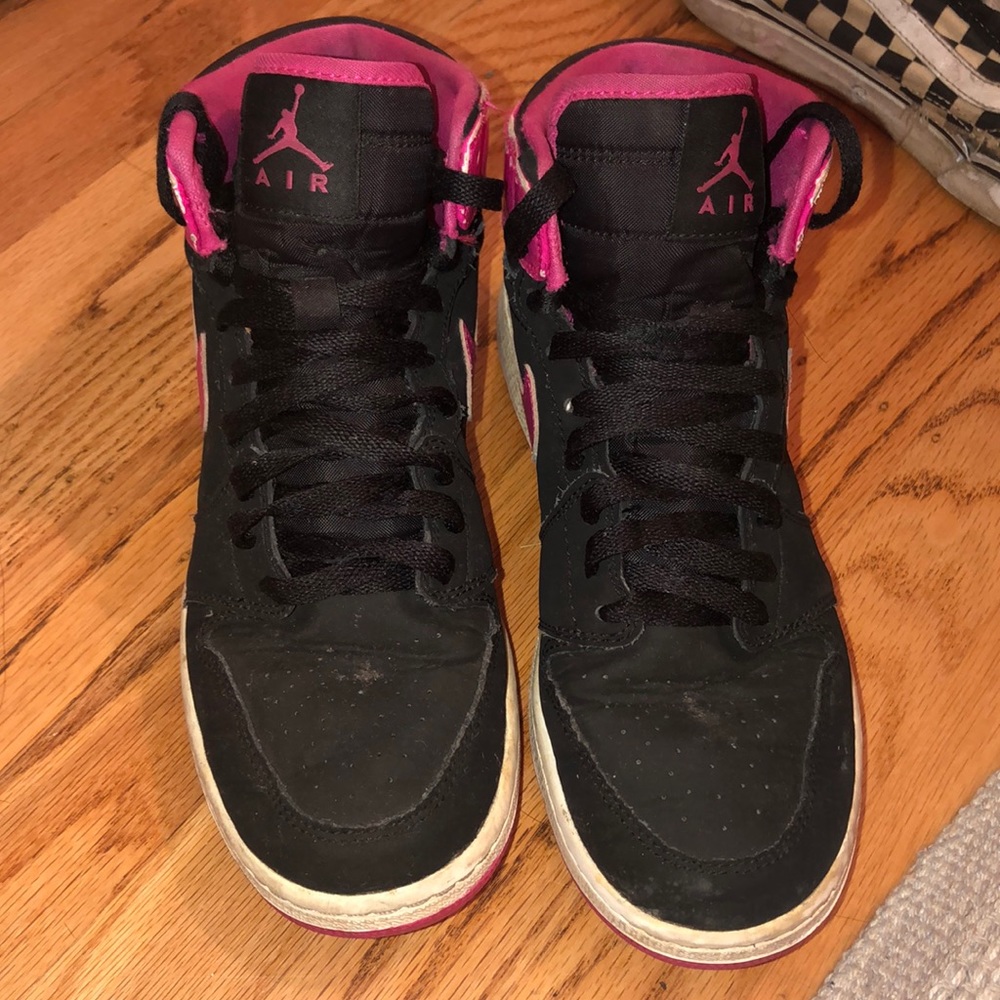Nike Air Jordan 1 (TAKING OFFERS OVER $10)